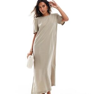 Chic Elegant Tan Short Sleeve T-Shirt Dress w/ Shoulder Pads